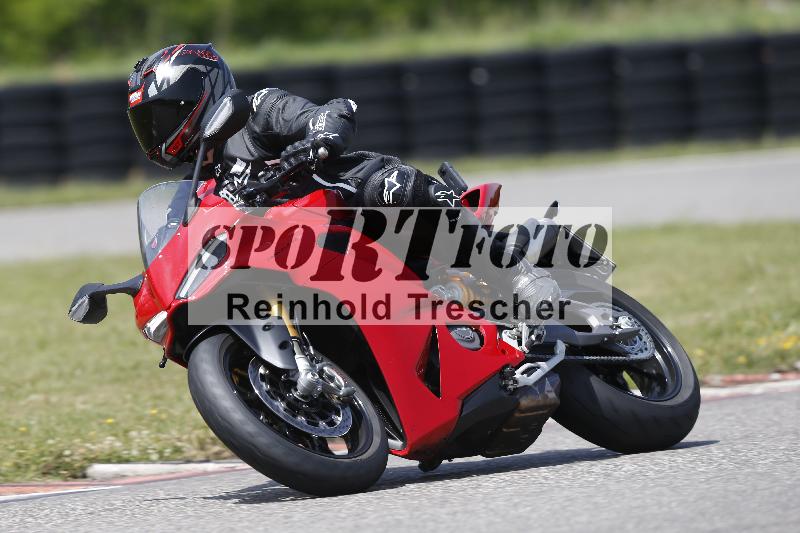 /27 12.06.2025 Ducati Schweiz Trackday Warmup  ADR/blau-bleu/ohne